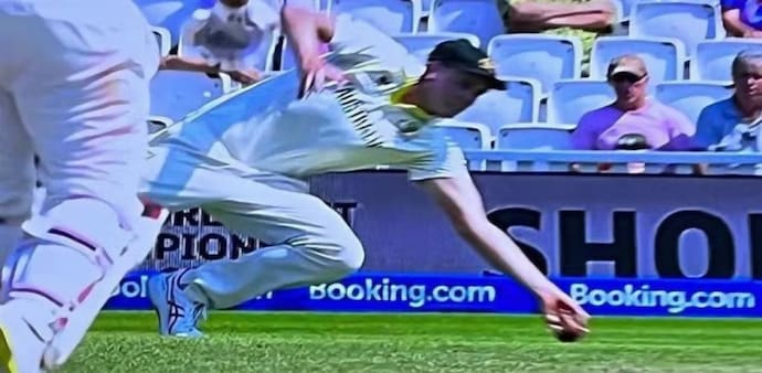 Chants of ''cheat cheat cheat'' were heard soon after and were repeated when Green came on to bowl Chants of ''cheat cheat cheat'' were heard soon after and were repeated when Green came on to bowl