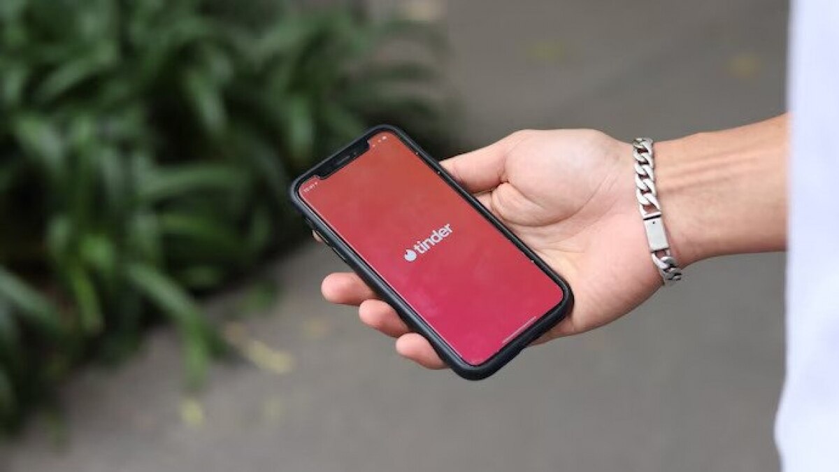 Tinder Swindler: Woman loses all life savings as her Tinder match turns out to be a scammer; here is what happened