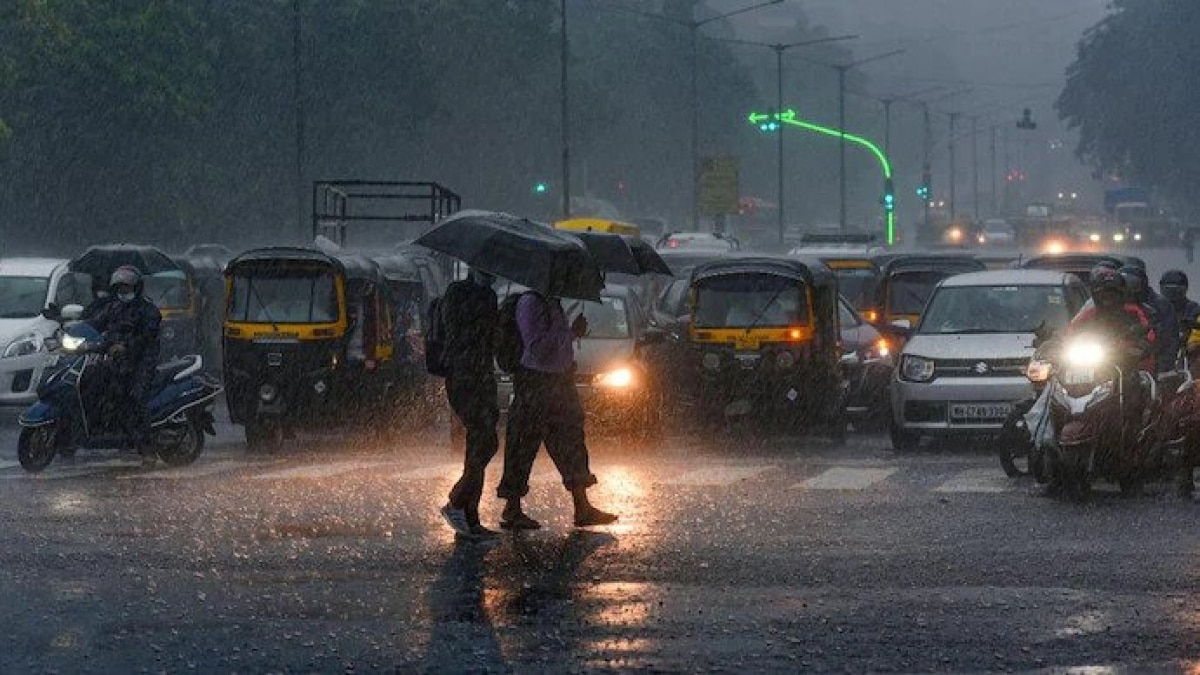 IMD Predicts Heavy Rains In Coastal Andhra And Rayalaseema Light Rain 