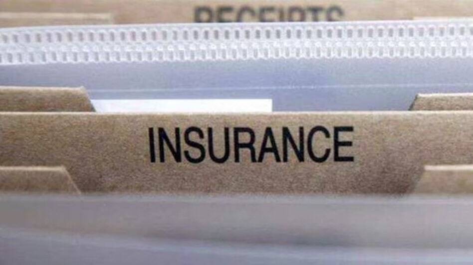 Policies with a premium below Rs 5 lakh remain within the exemption bracket Policies with a premium below Rs 5 lakh remain within the exemption bracket
