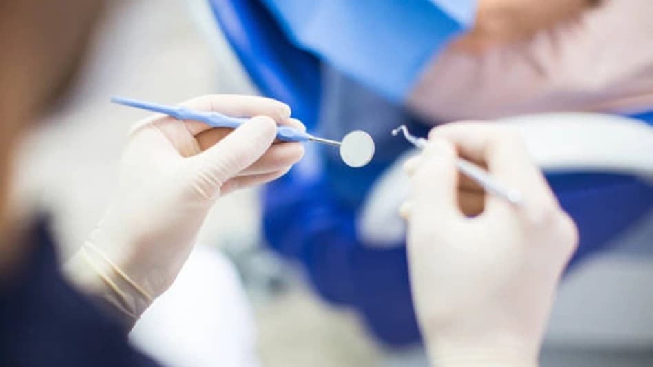 Bengaluru woman sues dentist after he cuts her lip during a procedure, gets Rs 60,000 in compensation Bengaluru woman sues dentist after he cuts her lip during a procedure, gets Rs 60,000 in compensation