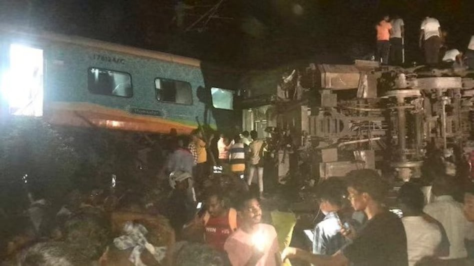 According to reports, at least 275 people have died and over 1,100 have been injured in the triple train crash. (Photo: India Today) According to reports, at least 275 people have died and over 1,100 have been injured in the triple train crash. (Photo: India Today)
