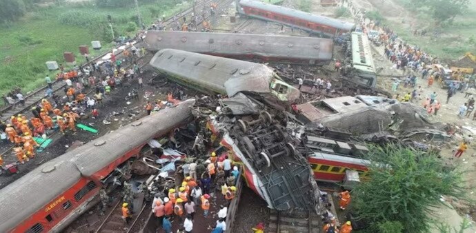 Railways Minister Ashwini Vaishnaw explained that the incident took place due to change in electronic interlocking. (Image Credits: India Today) Railways Minister Ashwini Vaishnaw explained that the incident took place due to change in electronic interlocking. (Image Credits: India Today)