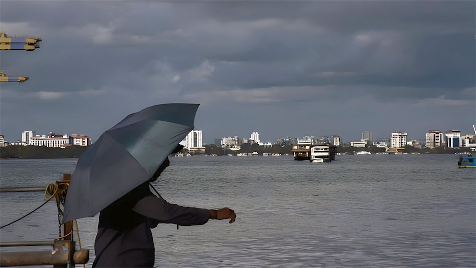 The IMD has further said that the monsoon will reach Mumbai in the next 2-3 days. The IMD has further said that the monsoon will reach Mumbai in the next 2-3 days.