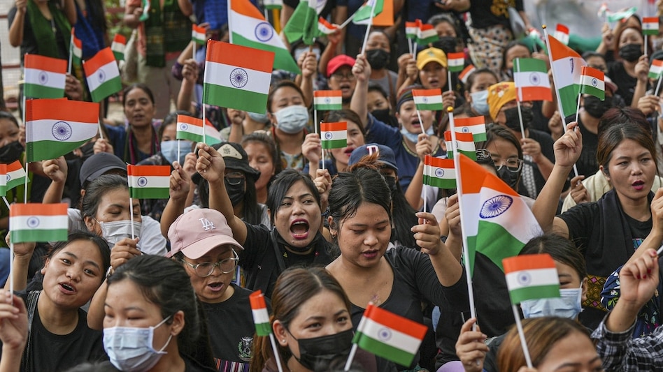 Hundreds of Indian students have been protesting in Canada stating that their immigration consultation agency cheated on them. Hundreds of Indian students have been protesting in Canada stating that their immigration consultation agency cheated on them.