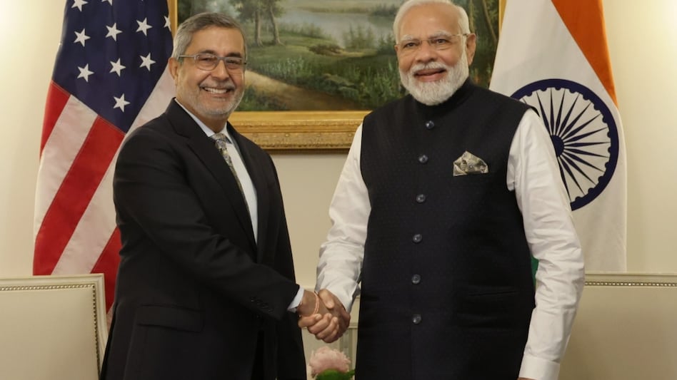 PM Modi meets Micron CEO Sanjay Mehrotra, talks about semiconductor manufacturing (Photo: MEA Twitter Account) PM Modi meets Micron CEO Sanjay Mehrotra, talks about semiconductor manufacturing (Photo: MEA Twitter Account)