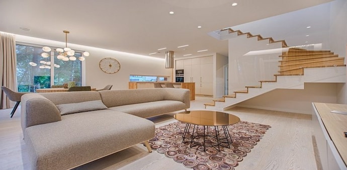 Luxury homes market on a roll in Mumbai, unsold inventory declines 24% in Q1 Luxury homes market on a roll in Mumbai, unsold inventory declines 24% in Q1