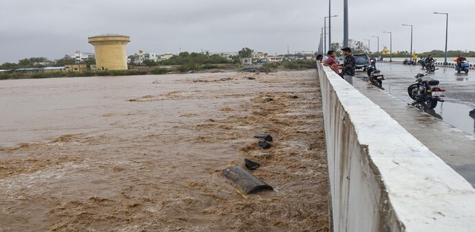 Pointing out that port and rail operations were likely to resume by June 17, they ruled out any concerns regarding production or intermediate ullage. Pointing out that port and rail operations were likely to resume by June 17, they ruled out any concerns regarding production or intermediate ullage.