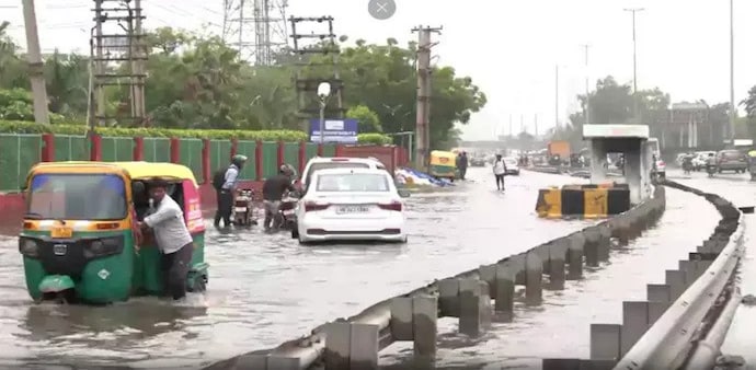 'People pay crores to buy property here': Netizens slam Gurugram's infra amid waterlogged roads after heavy downpour 'People pay crores to buy property here': Netizens slam Gurugram's infra amid waterlogged roads after heavy downpour