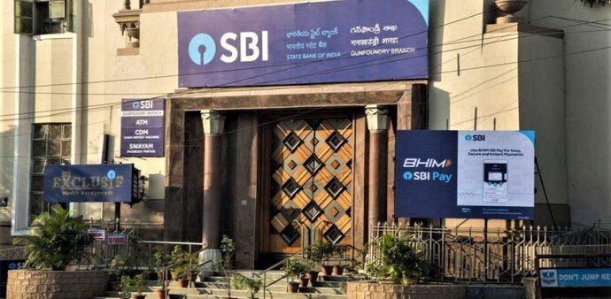 SBI shares are trading higher than the 50 day, 100 day and 200 day moving averages but lower than 5 day and 20 day moving averages. SBI shares are trading higher than the 50 day, 100 day and 200 day moving averages but lower than 5 day and 20 day moving averages.