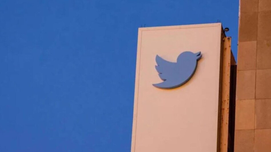 Twitter top exec tells employees to stop leaking to press, report those who are sharing confidential info Twitter top exec tells employees to stop leaking to press, report those who are sharing confidential info