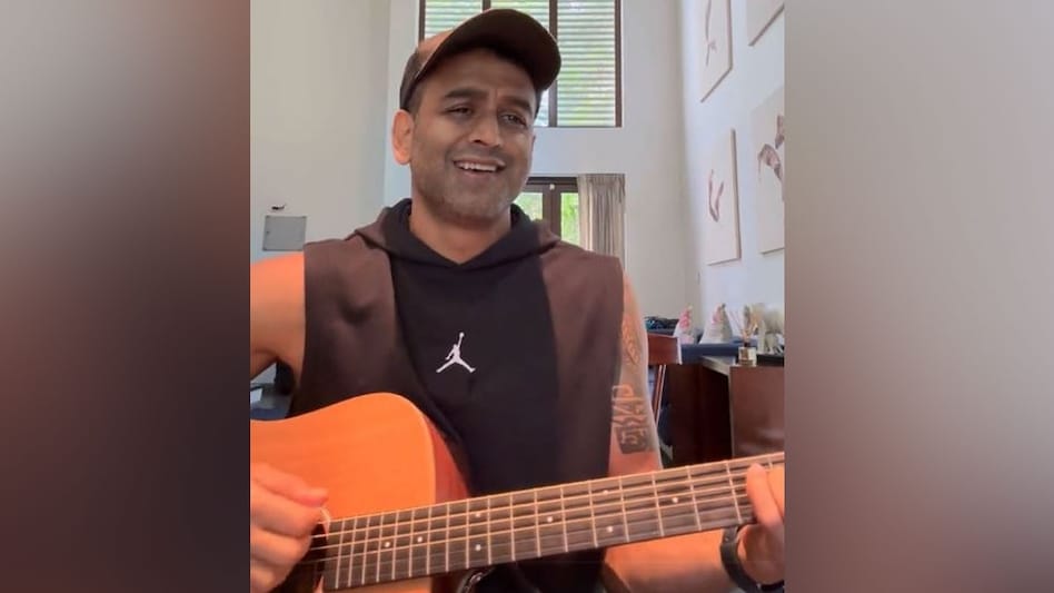 Kamath had earlier said that his all-time favorite song is "Zindagi kaisi hai paheli" Kamath had earlier said that his all-time favorite song is "Zindagi kaisi hai paheli"