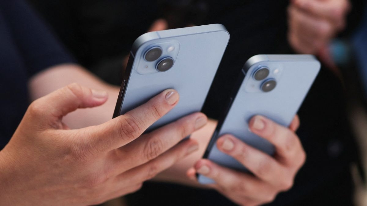 Govt warns iPhone users in India against iOS vulnerability that can let  hackers control phones - BusinessToday