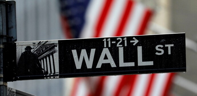 Wall St slides 1% as labor data stokes rate hike concerns Wall St slides 1% as labor data stokes rate hike concerns