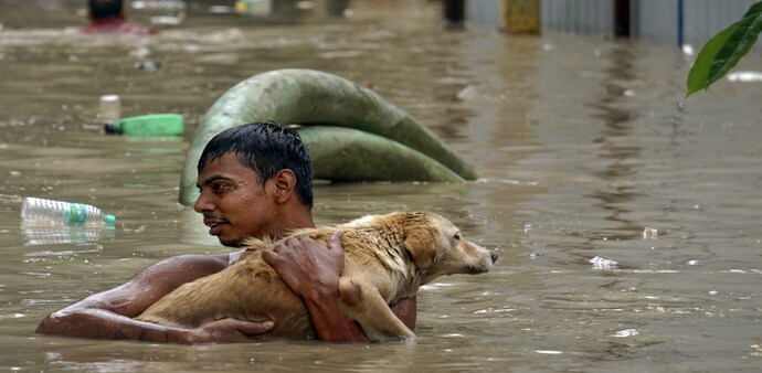 Amid flooding, Delhi schools, colleges shut till Sunday, WFH advised for private offices Amid flooding, Delhi schools, colleges shut till Sunday, WFH advised for private offices