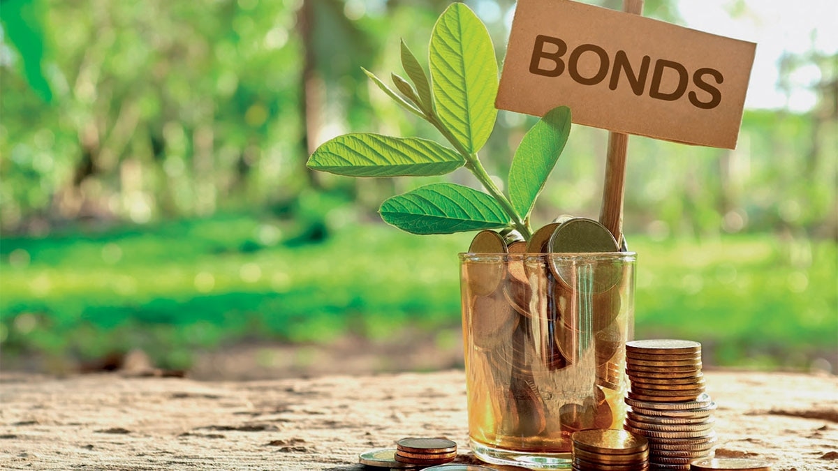 With primary subscriptions for sovereign gold bonds closed, investors now have the option of buying them from the secondary market. But should they? With primary subscriptions for sovereign gold bonds closed, investors now have the option of buying them from the secondary market. But should they?