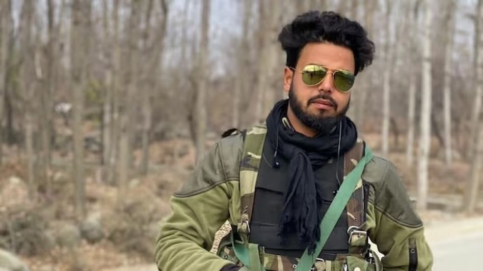 Jammu and Kashmir: Army jawan goes missing from Kulgam, massive search ops launched Jammu and Kashmir: Army jawan goes missing from Kulgam, massive search ops launched