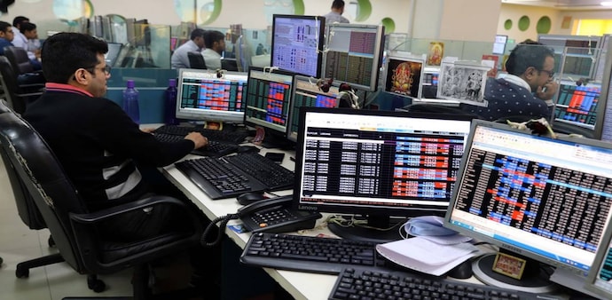 HDFC Bank share price: The stock today fell 3.48 per cent to hit a day low of Rs 1,668.50 over its previous close of Rs 1,728.65. HDFC Bank share price: The stock today fell 3.48 per cent to hit a day low of Rs 1,668.50 over its previous close of Rs 1,728.65.