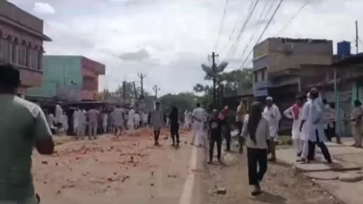 Jharkhand: 34 people arrested after two groups clash over theft of e-rickshaw charger