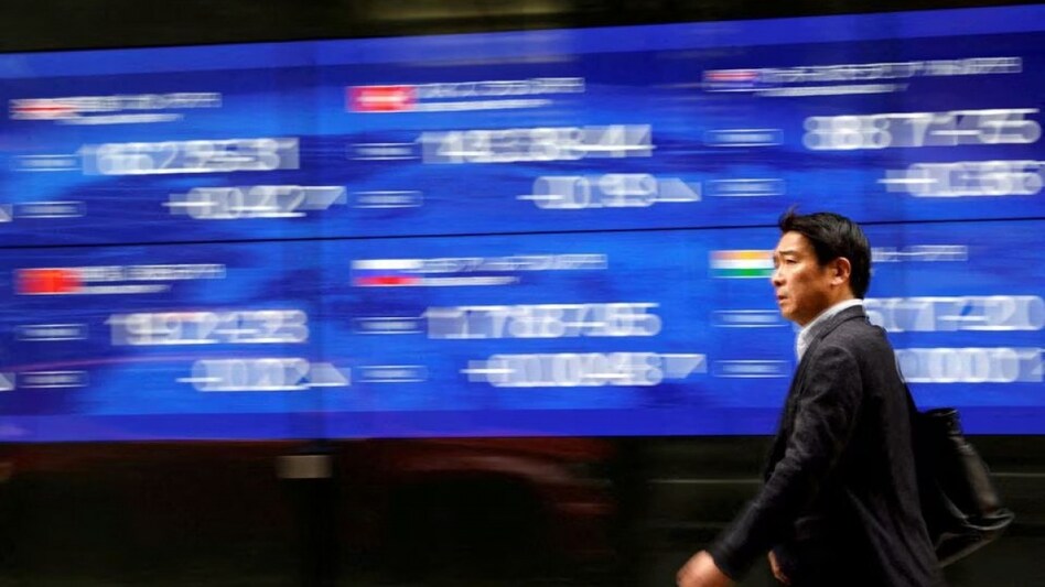 Asia shares edge higher, China disinflation a drag Asia shares edge higher, China disinflation a drag