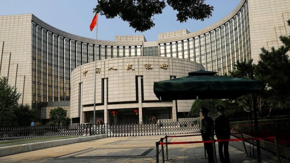 China's central bank rolled over maturing medium-term policy loans and kept the interest rate unchanged China's central bank rolled over maturing medium-term policy loans and kept the interest rate unchanged