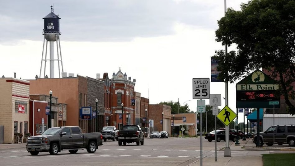 "Elevated prices, tighter monetary policy, harder-to-get credit, and reduced government spending are poised to dampen economic growth further," Zabinska-La Monica said. "Elevated prices, tighter monetary policy, harder-to-get credit, and reduced government spending are poised to dampen economic growth further," Zabinska-La Monica said.