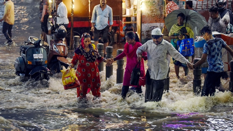 Telangana rains: Two-day holiday declared for all schools; advisory issued to IT firms in Hyderabad Telangana rains: Two-day holiday declared for all schools; advisory issued to IT firms in Hyderabad