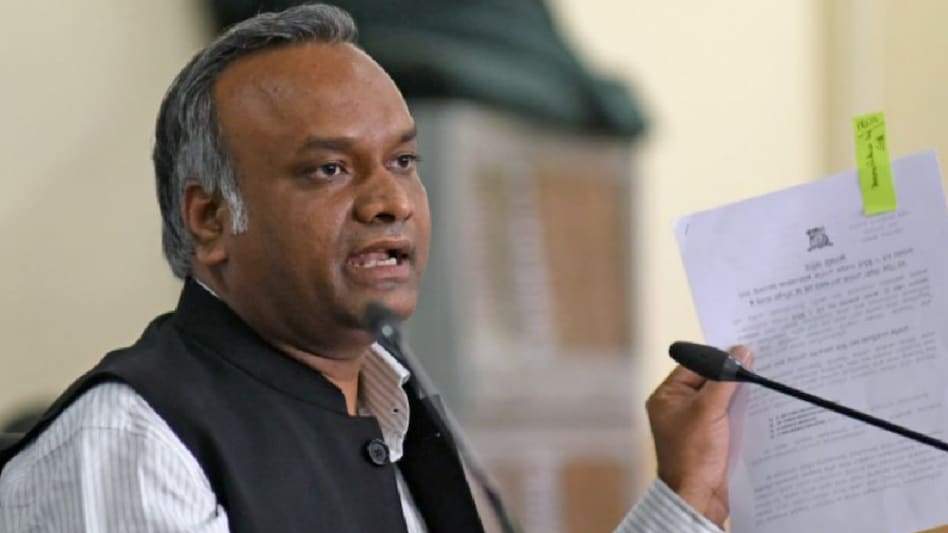 Earlier today, Bengaluru Police Commissioner B Dayananda said that the Central Crime Branch had arrested five people who were radicalised to carry out terror attacks. Earlier today, Bengaluru Police Commissioner B Dayananda said that the Central Crime Branch had arrested five people who were radicalised to carry out terror attacks.