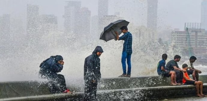 IMD said extremely heavy rainfall activity is likely to continue over Konkan, Goa, central Maharashtra, and Gujarat on July 19 and isolated heavy to very heavy rainfall thereafter. IMD said extremely heavy rainfall activity is likely to continue over Konkan, Goa, central Maharashtra, and Gujarat on July 19 and isolated heavy to very heavy rainfall thereafter.