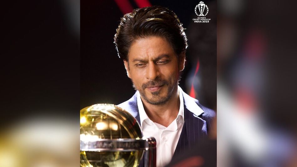 In the caption, the cricket board wrote, “King Khan #CWC23 Trophy It's nearly here …" In the caption, the cricket board wrote, “King Khan #CWC23 Trophy It's nearly here …"