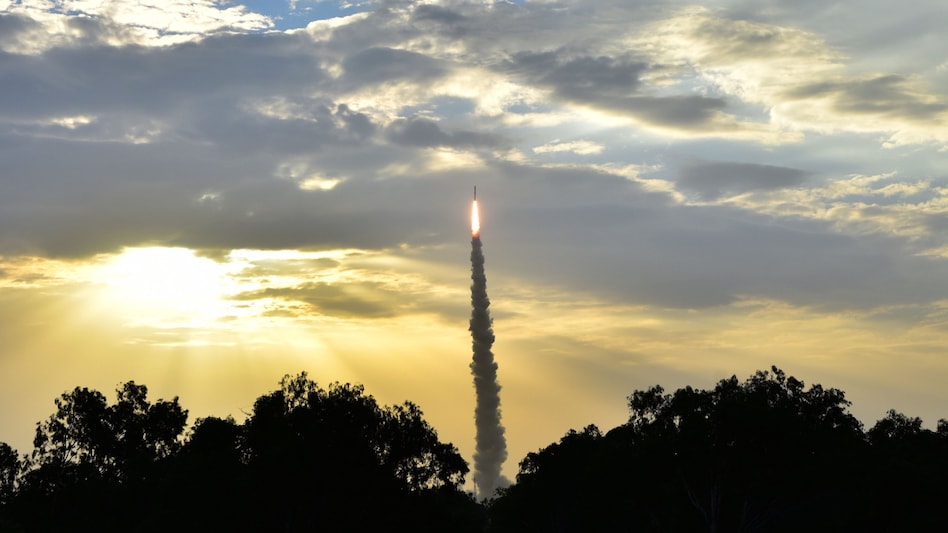 The DS-SAR satellite, created through a collaboration between DSTA, representing the Government of Singapore and ST Engineering, will meet the imagery requirements The DS-SAR satellite, created through a collaboration between DSTA, representing the Government of Singapore and ST Engineering, will meet the imagery requirements