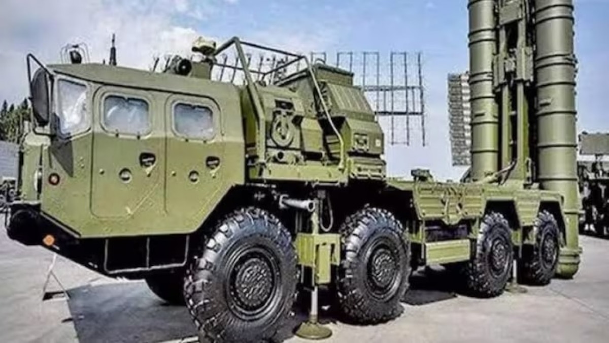 In October 2018, India signed a $5 billion deal with Russia to buy five units of the S-400 air defence missile systems. In October 2018, India signed a $5 billion deal with Russia to buy five units of the S-400 air defence missile systems.