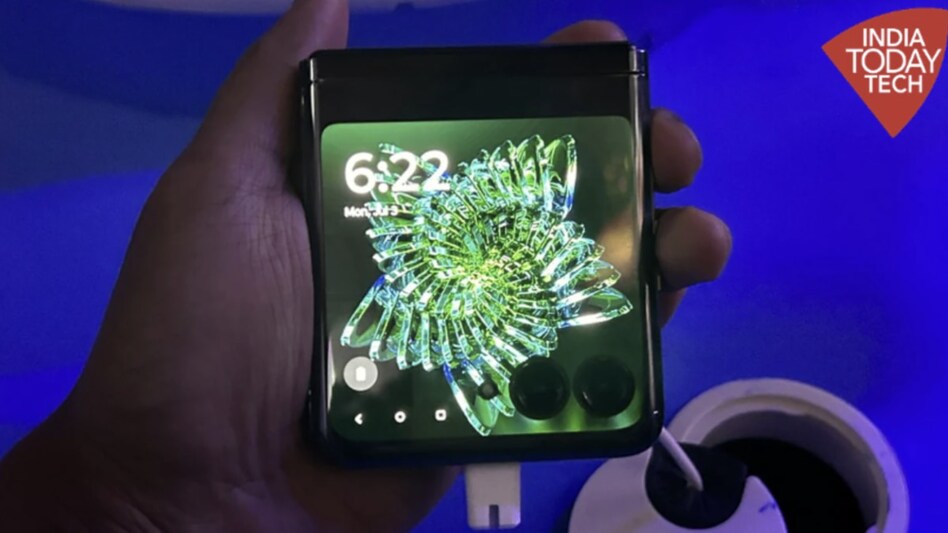 Motorola Razr 40 Ultra can be purchased at flat discount of Rs 7000 in Amazon Prime Day sale, check out how Motorola Razr 40 Ultra can be purchased at flat discount of Rs 7000 in Amazon Prime Day sale, check out how