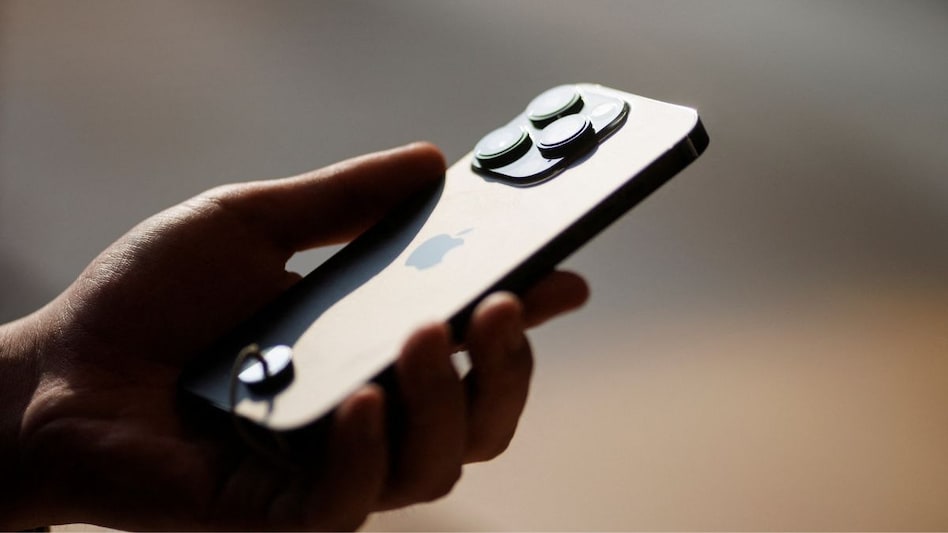 iPhone 15 is likely to launch at a starting price of $799 (approx Rs 65,700) iPhone 15 is likely to launch at a starting price of $799 (approx Rs 65,700)