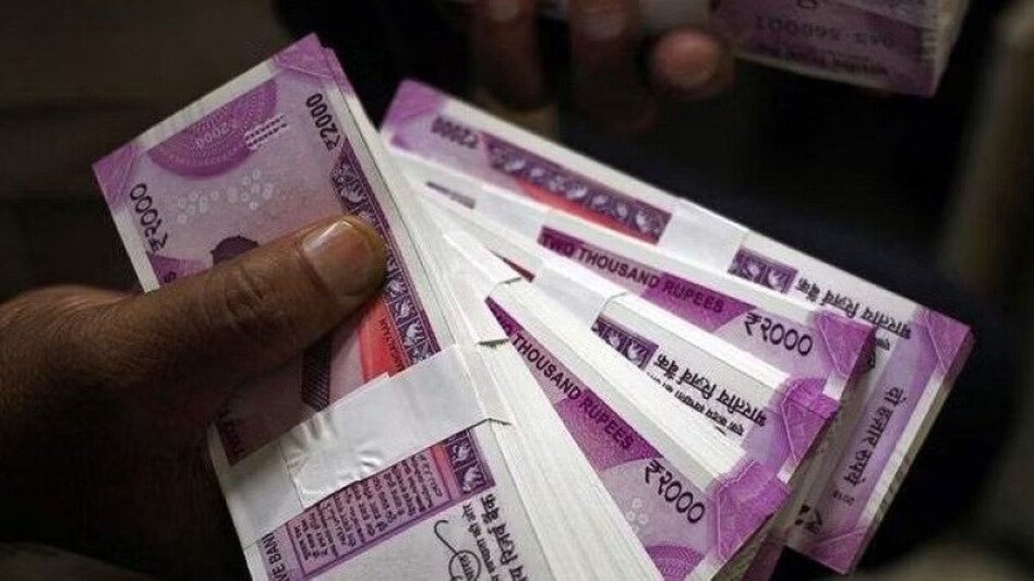 Supreme Court rejects plea against exchange of Rs 2,000 notes without ID proof Supreme Court rejects plea against exchange of Rs 2,000 notes without ID proof