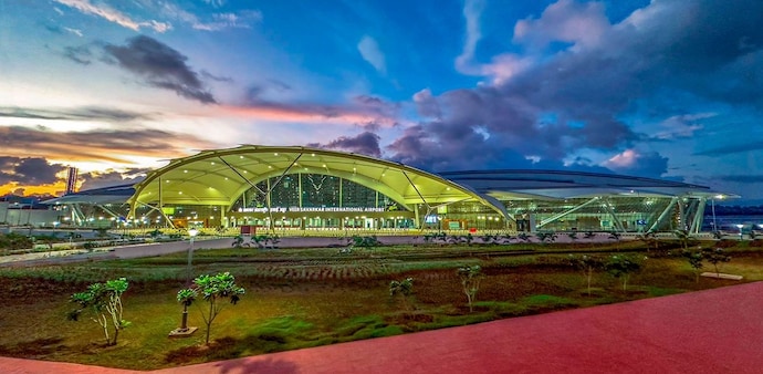 The minister also announced the construction of additional airports in the region. The minister also announced the construction of additional airports in the region.