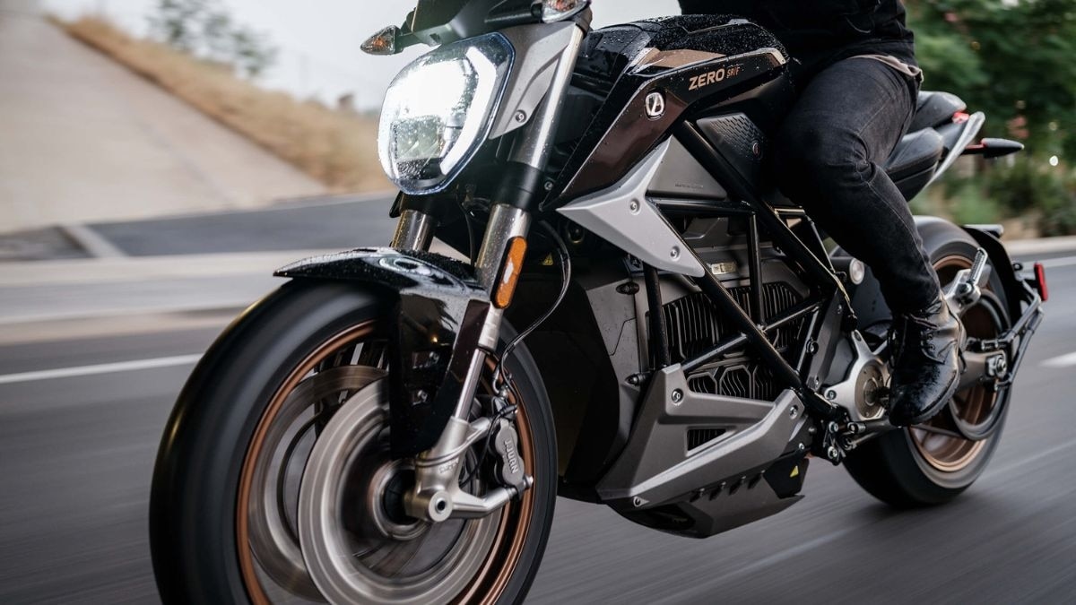 The collaboration comes at a time when recent subsidy reductions have put a damper on electric scooter sales, causing manufacturers to innovate their pricing strategies and explore new financial schemes. The collaboration comes at a time when recent subsidy reductions have put a damper on electric scooter sales, causing manufacturers to innovate their pricing strategies and explore new financial schemes.