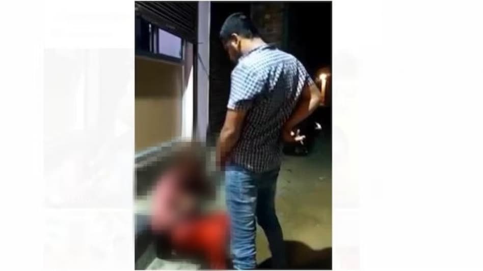 After the video of the man surfaced, the opposition in the state alleged that Pravesh Shukla is the representative of BJP MLA Kedar Shukla-16:9 After the video of the man surfaced, the opposition in the state alleged that Pravesh Shukla is the representative of BJP MLA Kedar Shukla-16:9