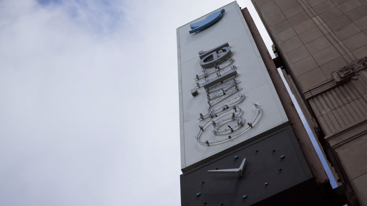 A partially dismantled Twitter's sign is seen at Twitter's corporate headquarters building as Elon Musk renamed Twitter as X and unveiled a new logo, in downtown San Francisco, California A partially dismantled Twitter's sign is seen at Twitter's corporate headquarters building as Elon Musk renamed Twitter as X and unveiled a new logo, in downtown San Francisco, California