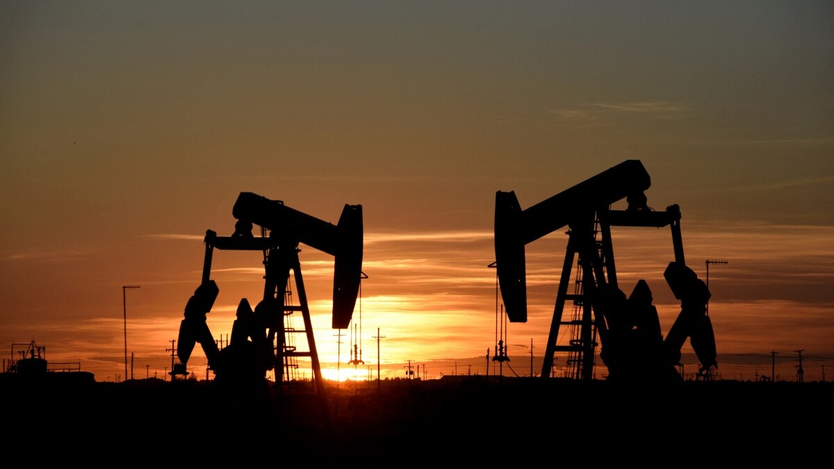 Oil prices climb on expectations of lower OPEC+ exports in August