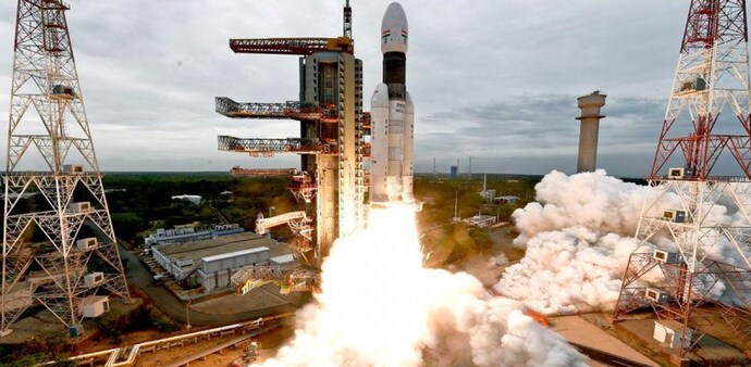 India's Geosynchronous Satellite Launch Vehicle Mk III-M1 blasts off carrying Chandrayaan-2 from the Satish Dhawan space centre at Sriharikota (ISRO/Handout via REUTERS) India's Geosynchronous Satellite Launch Vehicle Mk III-M1 blasts off carrying Chandrayaan-2 from the Satish Dhawan space centre at Sriharikota (ISRO/Handout via REUTERS)