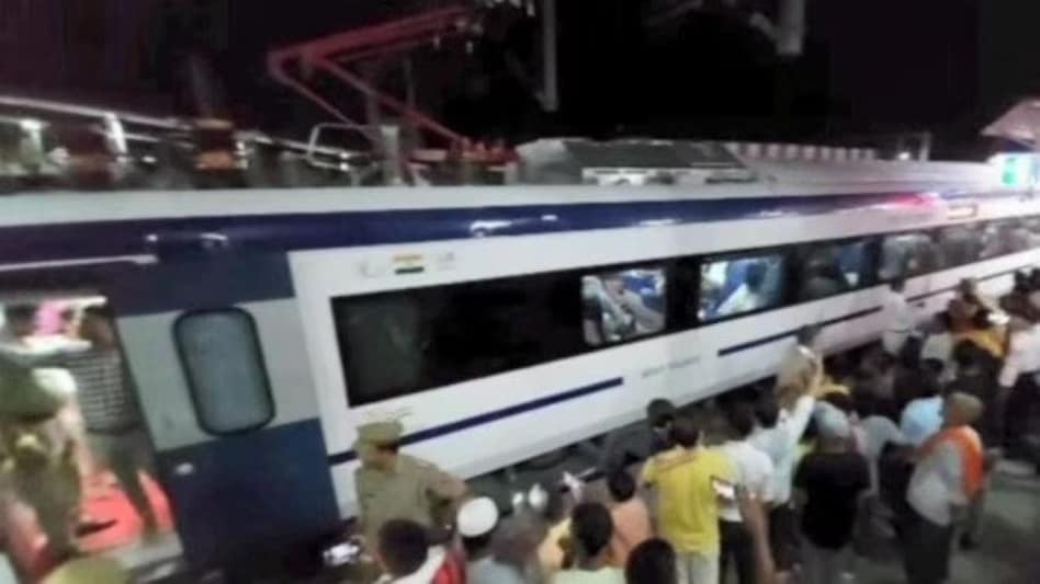 Barabanki's Railway Police has started an investigation into the incident Barabanki's Railway Police has started an investigation into the incident