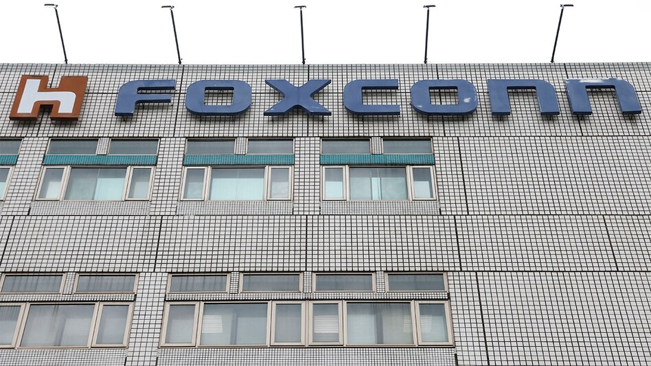 Foxconn aims to make battery-powered EVs Foxconn aims to make battery-powered EVs