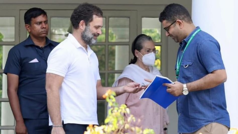 Rahul Gandhi's 'ghar wapsi': Congress leader gets back 12 Tughlaq Lane residence Rahul Gandhi's 'ghar wapsi': Congress leader gets back 12 Tughlaq Lane residence