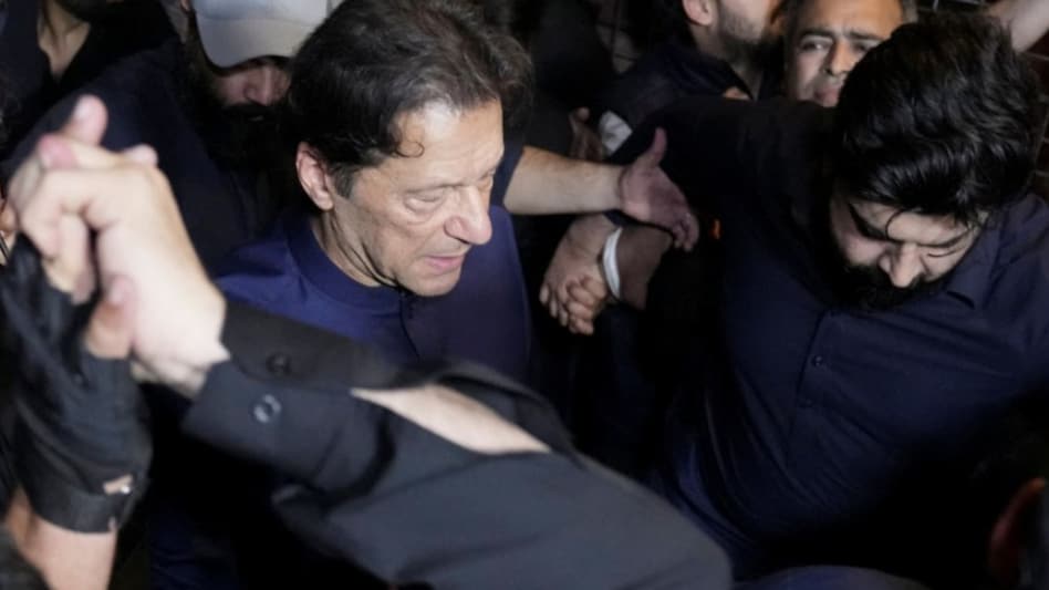 Imran Khan's lawyers said that the former prime minister does not want to remain in a cell that is infested with flies during the day and insects at night. Imran Khan's lawyers said that the former prime minister does not want to remain in a cell that is infested with flies during the day and insects at night.