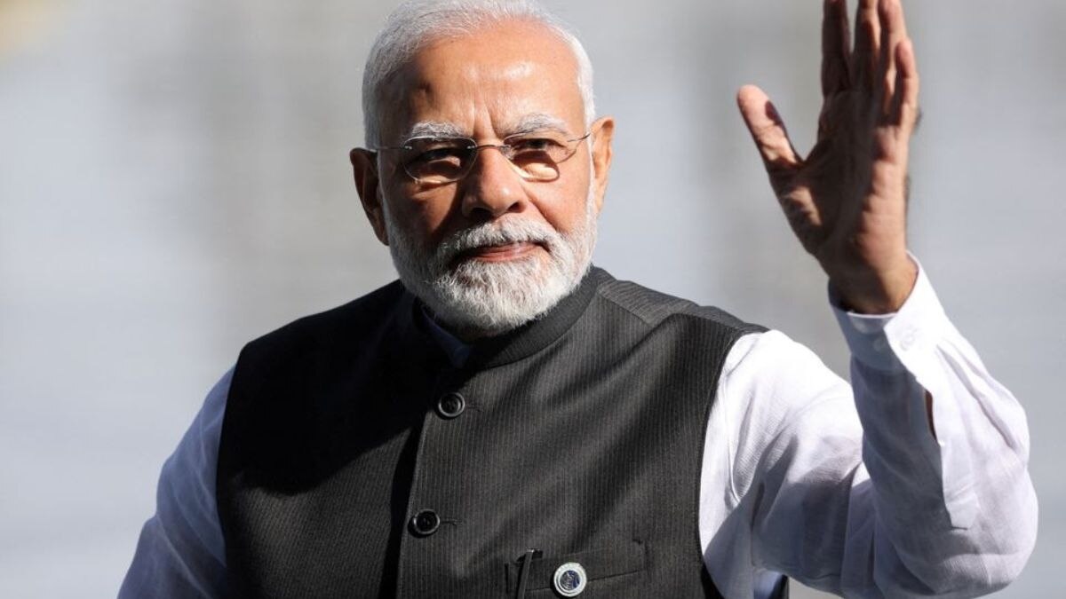 PM Narendra Modi urges Indian citizens to change their display picture to Tiranga PM Narendra Modi urges Indian citizens to change their display picture to Tiranga