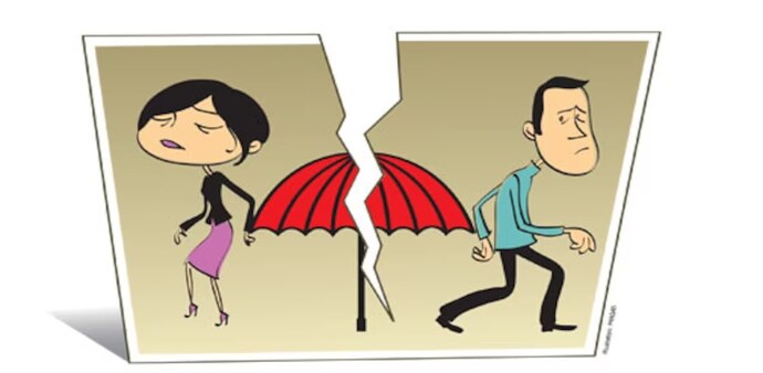 Joint life insurance plans are more popular among married couples since they reduce costs compared to buying two individual policies and simplify policy management. Joint life insurance plans are more popular among married couples since they reduce costs compared to buying two individual policies and simplify policy management.