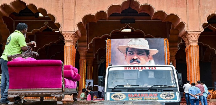 Nitin Desai death: Art director's wife files police case against creditor ECL Finance's employees Nitin Desai death: Art director's wife files police case against creditor ECL Finance's employees