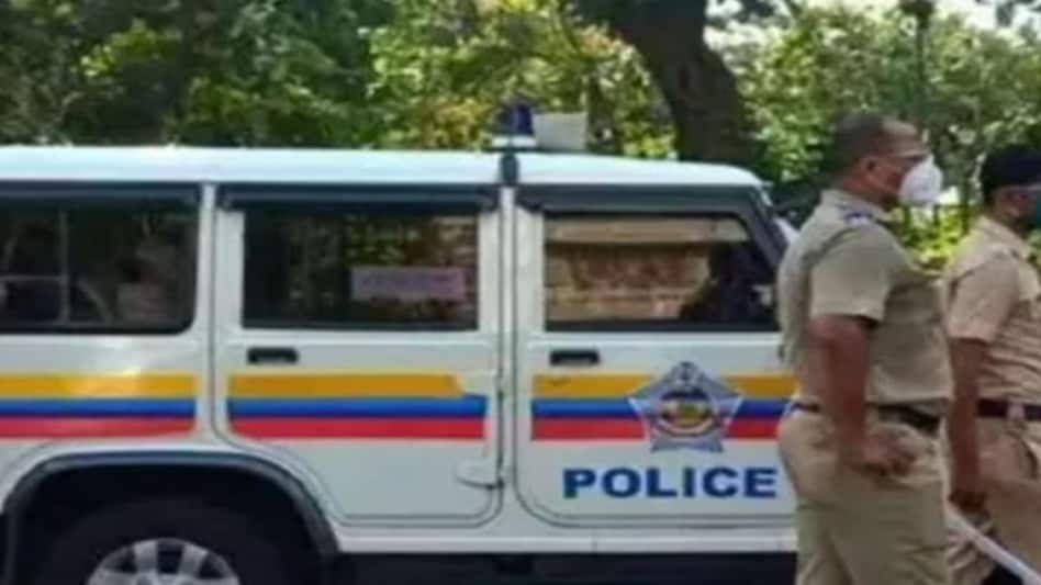 Patidar's case comes nearly a month after another married woman, Anju, from Rajasthan, travelled to Pakistan's Khyber Pakhtunkhwa to meet her Facebook friend Nasrullah. Patidar's case comes nearly a month after another married woman, Anju, from Rajasthan, travelled to Pakistan's Khyber Pakhtunkhwa to meet her Facebook friend Nasrullah.