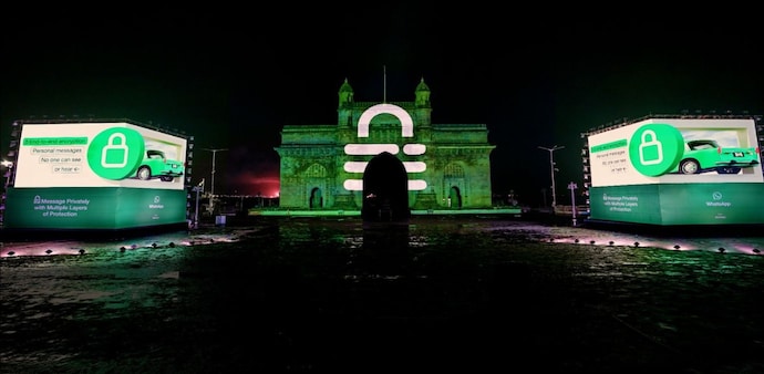 This installation marks the first-ever use of 3D anamorphism at the Gateway of India. This installation marks the first-ever use of 3D anamorphism at the Gateway of India.
